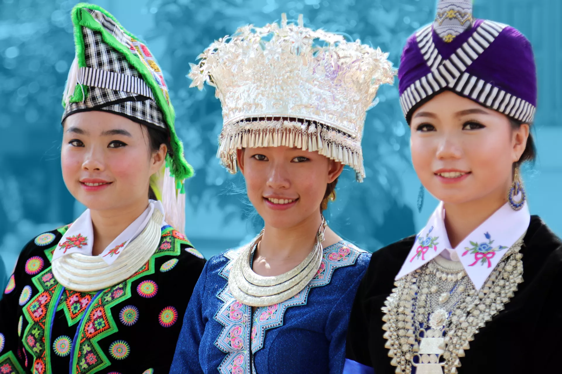 Young Hmong girls