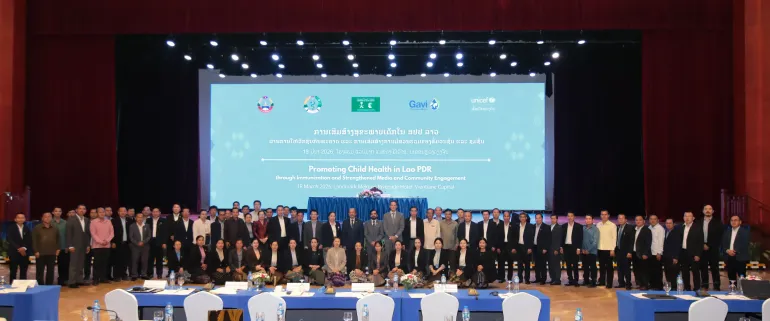 Group pictures of government, UNICEF staff, provincial representative and mass organization at the Immunisation workshop 