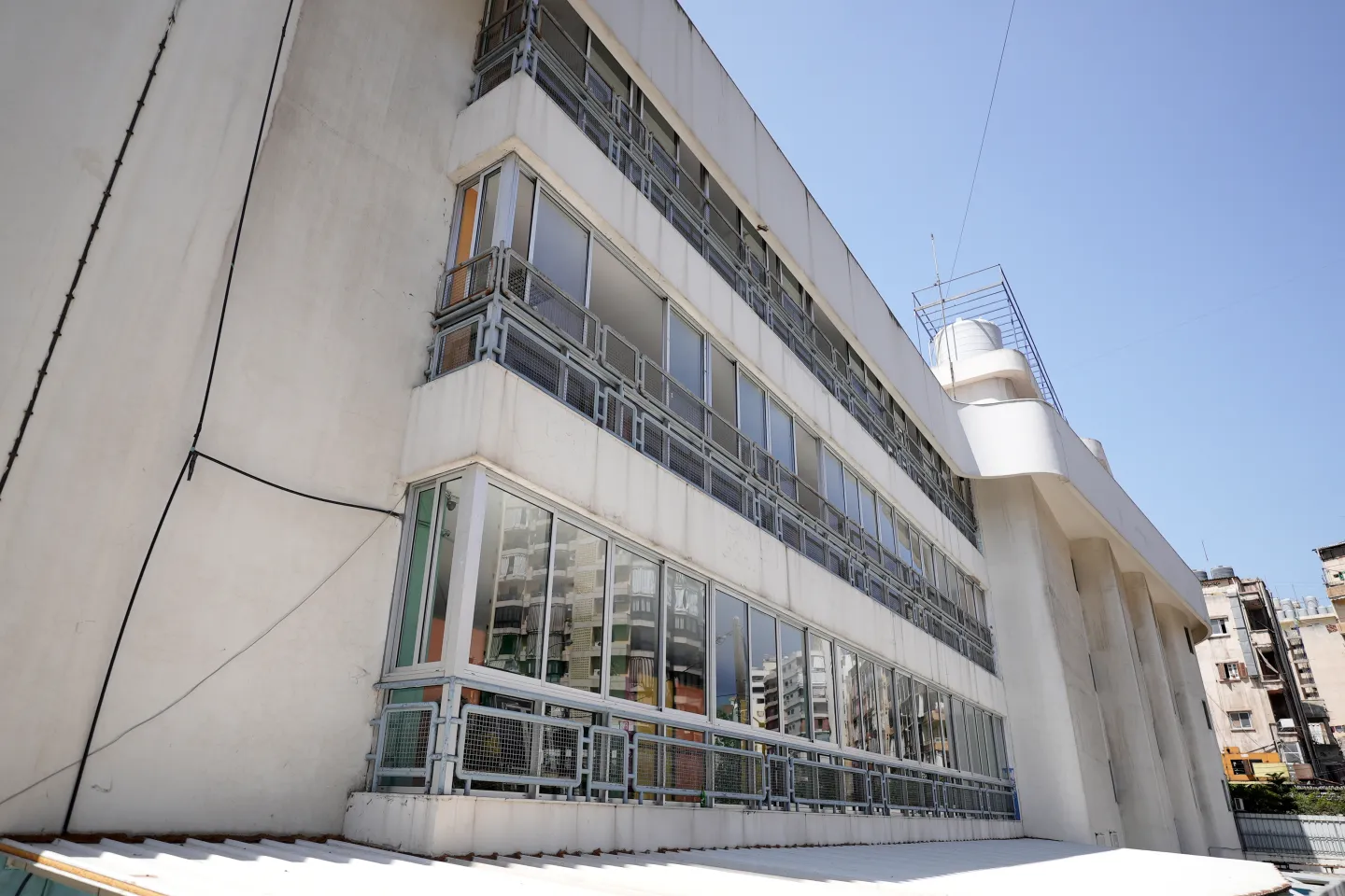 Omar Hamad elementary mixed public school 