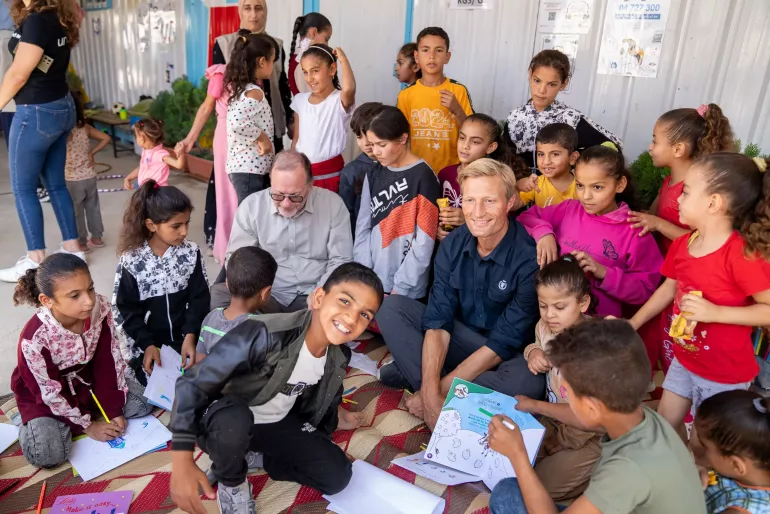 UNICEF Deputy Executive Director Ted Chaiban and WFP Deputy Executive Director Carl Skau, during their visit to a school shelter in Zahle