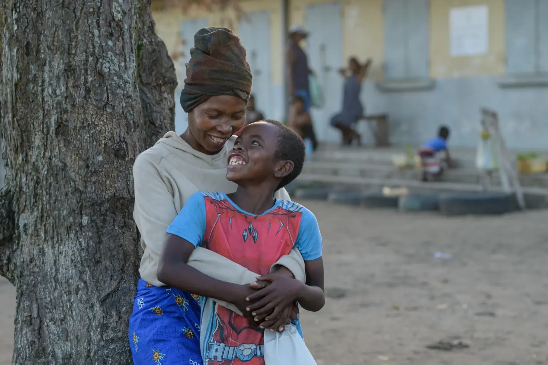Fanjarline retrouve son enfant 12 jours apr&egrave;s le cyclone Gezani.