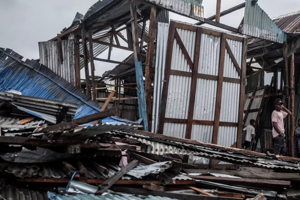 La maison en t&ocirc;le de Tolin a &eacute;t&eacute; enti&egrave;rement d&eacute;truite par la temp&ecirc;te.