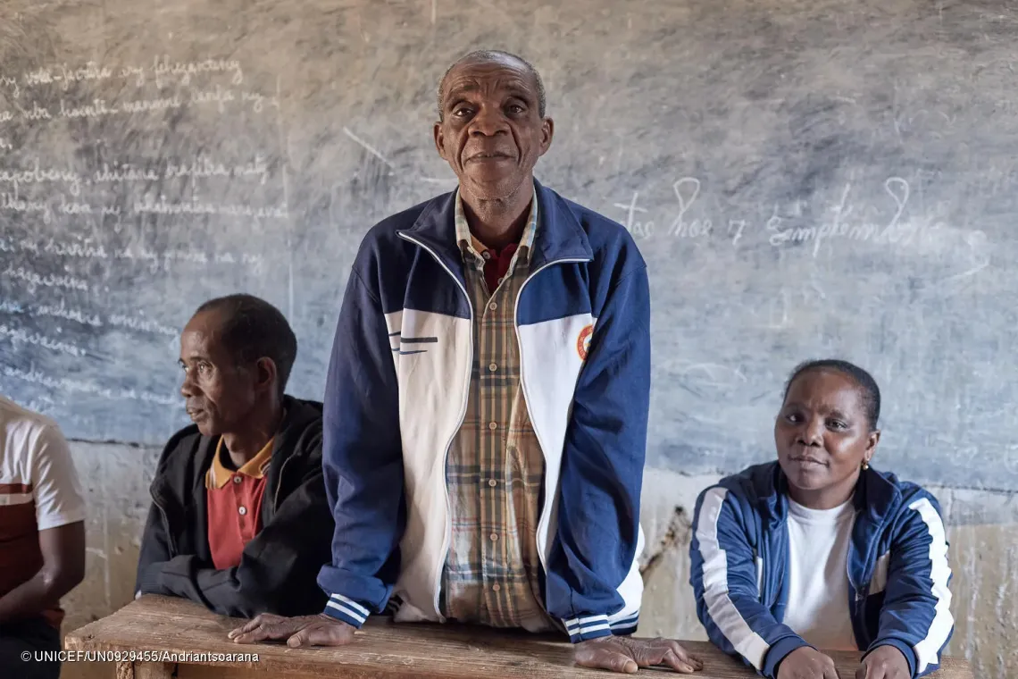 Koto Jean Paul, pr&eacute;sident du FEFFI, s&rsquo;exprime lors d&rsquo;une r&eacute;union du comit&eacute; de gestion de l&rsquo;&eacute;cole.