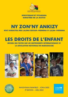 Le Livre Jaune, recueil des textes sur les droits de l'enfant &agrave; Madagascar
