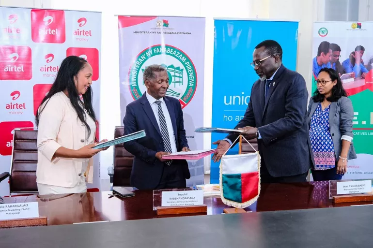 Signature du contrat de partenariat Airtel-MEN-UNICEF