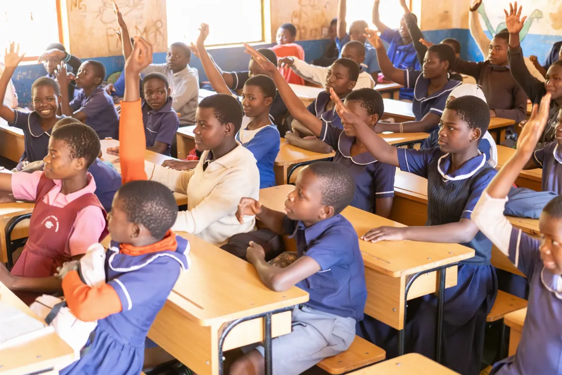 Learners raise their hands easily to answer questions in class.