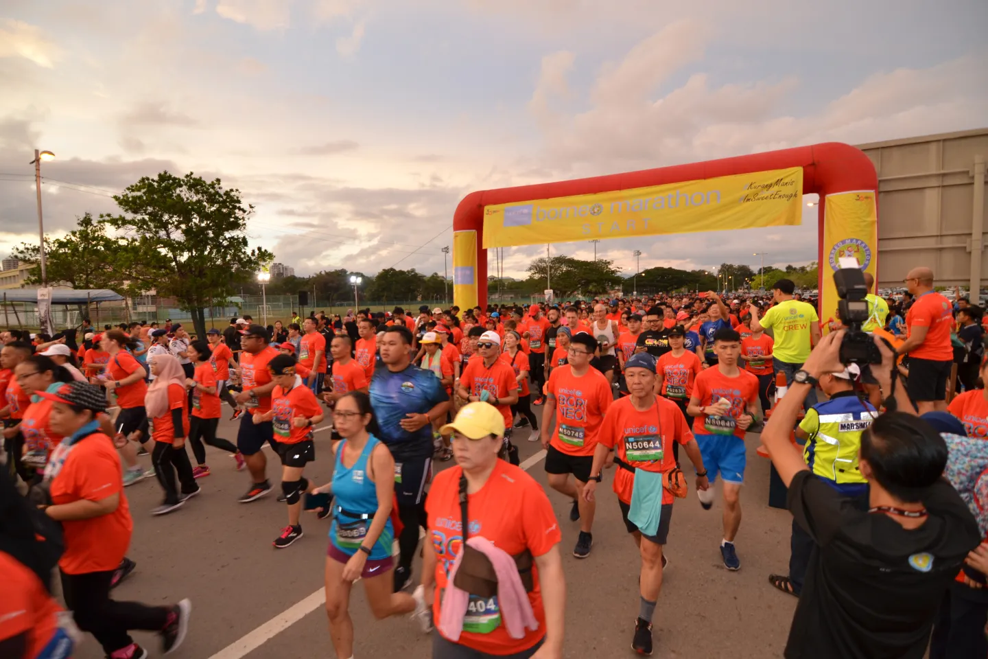 People running the Borneo Marathon