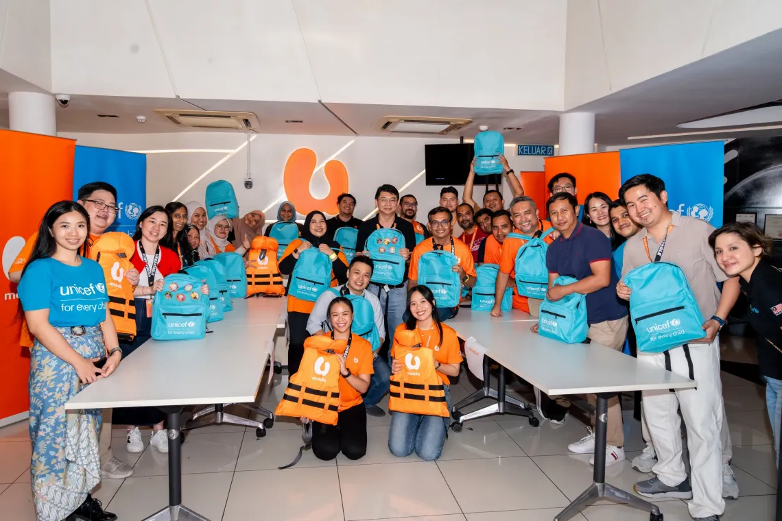 U Mobile Packathon
