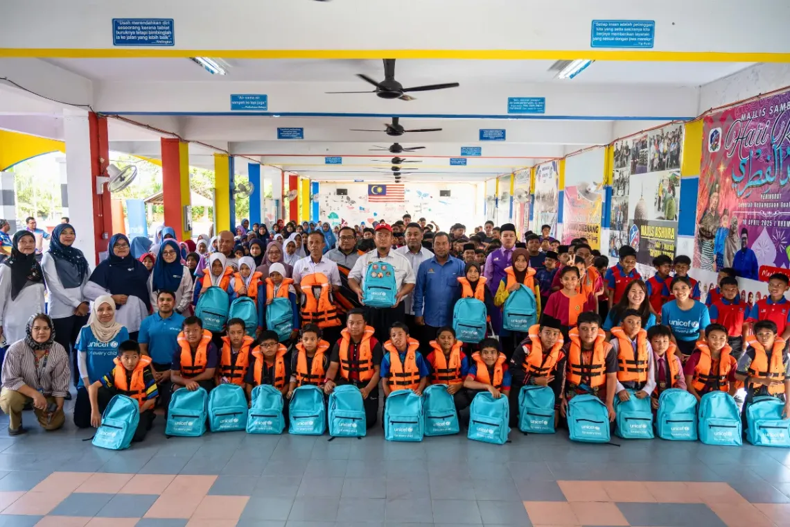 Together with MOE and the National Disaster Management Agency, UNICEF strengthened school-based disaster readiness.