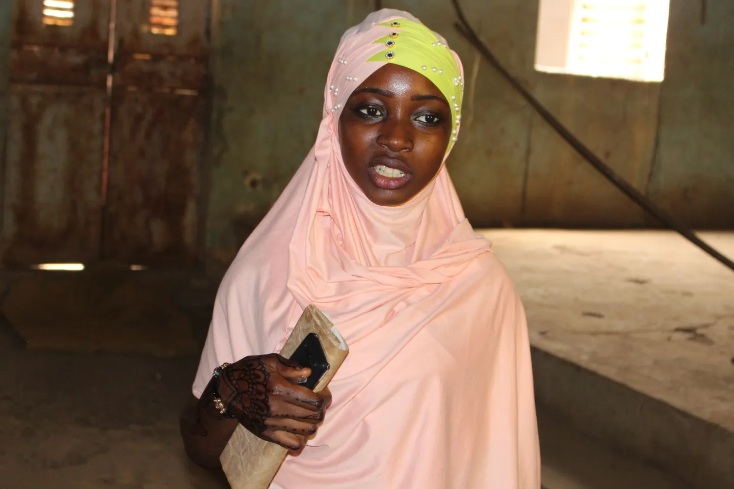 Fanta K Traore fait partie du groupe &acirc;g&eacute; de 13 &agrave; 17 ans.  Avec les 18-35 ans, les 136 adolescents et jeunes hommes et femmes de Fakola constituent la premi&egrave;re ligne de b&eacute;n&eacute;ficiaires du Fonds pour la Consolidation de la Paix (PBF)