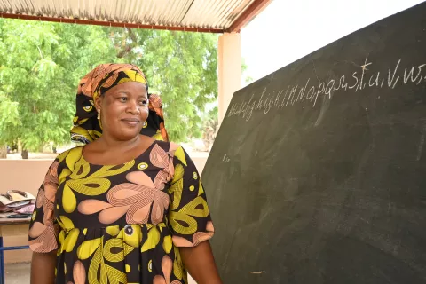 Assetou Diakité, 32 ans, enseignante à l’école Zogofina qui accueille des enfants déplacés internes à Ségou