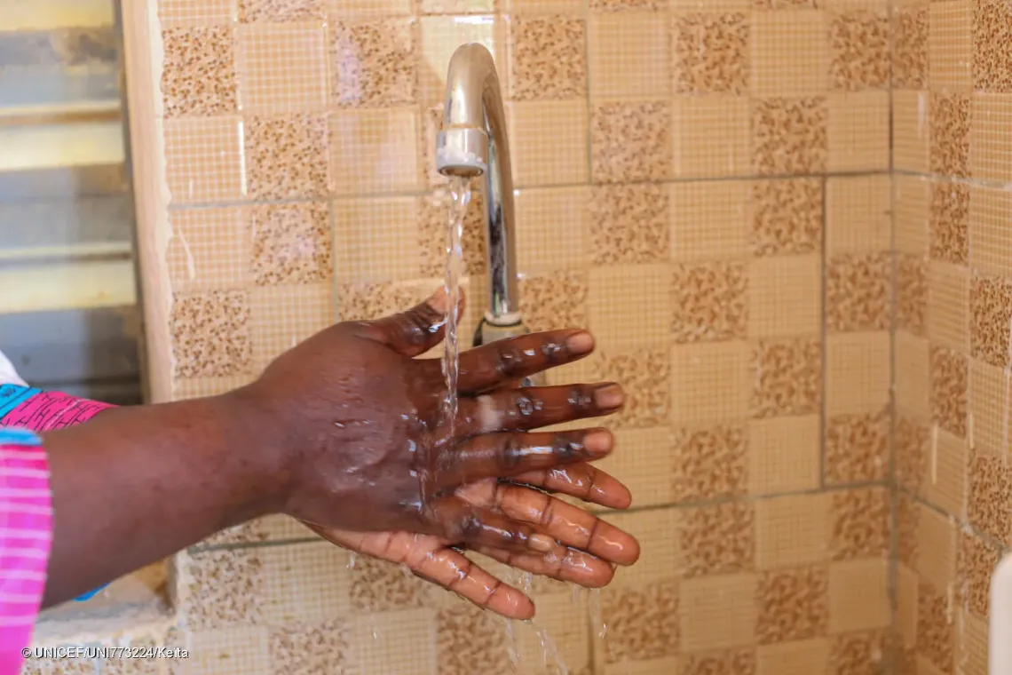 At the Ambidedi-Kor&eacute; Community Health Center, newly installed drinking water pipes make deliveries safer and more sanitary and allow mothers to wash clothes and tend to their newborns&rsquo; needs during their stays. Funding from organizations like The Church of Jesus Christ of Latter-day Saints enables UNICEF to support the Mali Ministry of Health in creating more resilient health systems. 