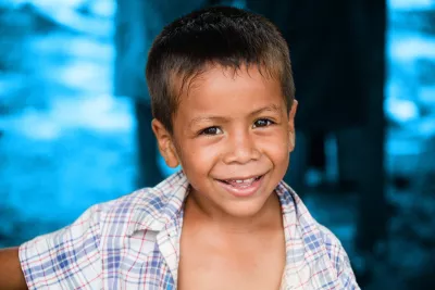 Ni&ntilde;o sonriendo