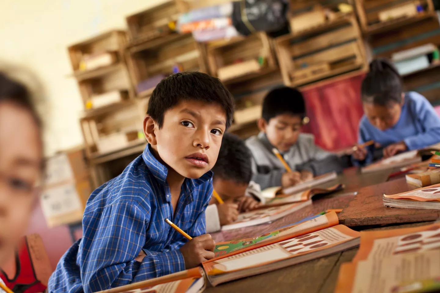 Las ni&ntilde;as, ni&ntilde;os y adolescentes tienen derecho a ir a la escuela y aprender.