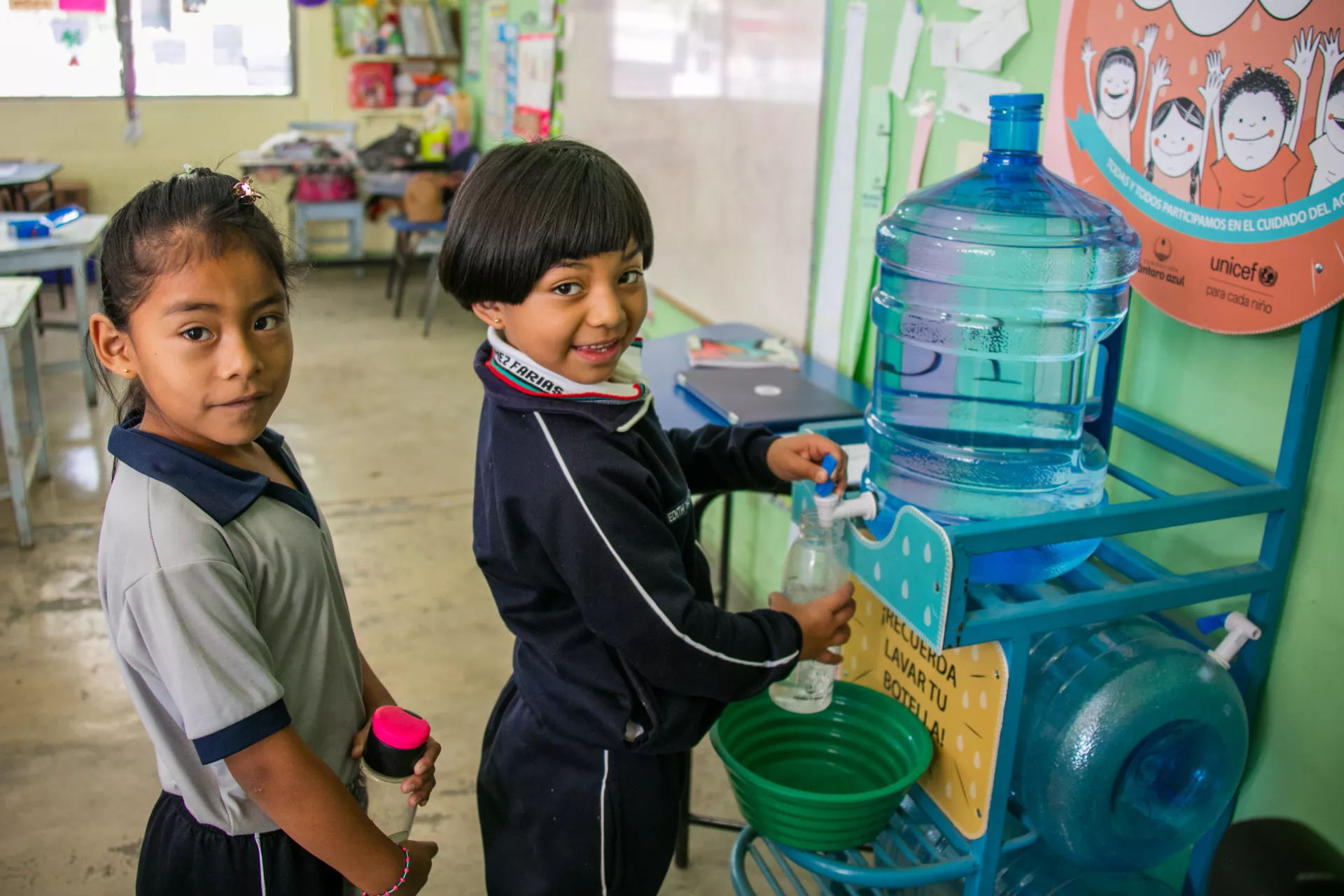 Ni&ntilde;os, ni&ntilde;as y adolescentes tienen derecho a vivir en un entorno limpio y con acceso a agua potable