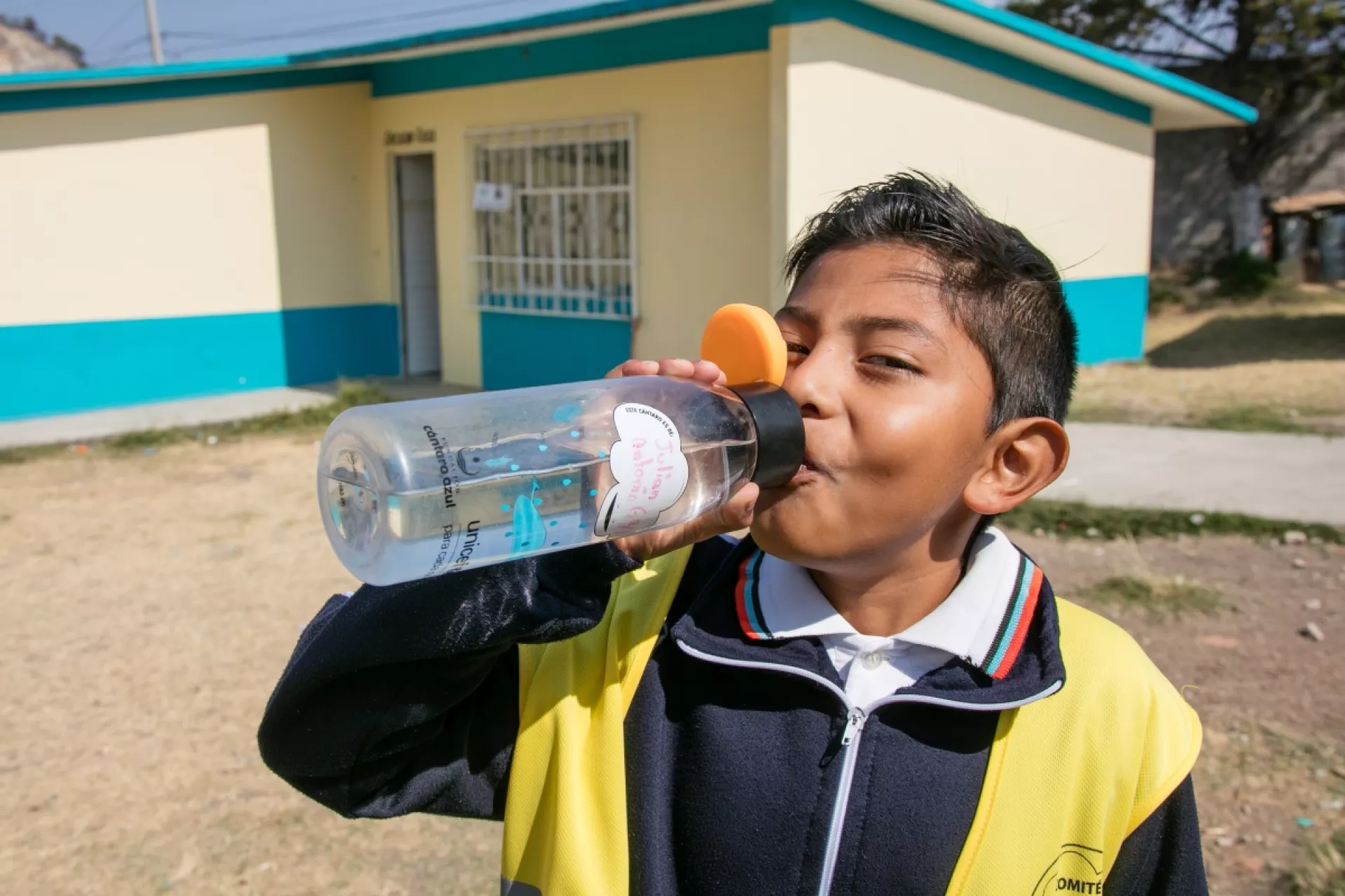 Ni&ntilde;as y ni&ntilde;os tienen derecho a crecer en un ambiente saludable y en lugares en donde el aire, el agua y la tierra est&eacute;n libres de cualquier tipo de contaminaci&oacute;n