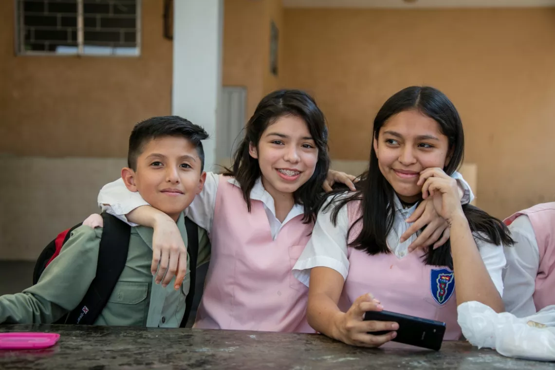 Estudiantes de Chihuahua sonriendo