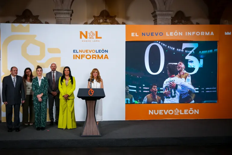 Funcionarios del gobierno de Nuevo Leon y UNICEF reunidos en el lanzamiento de la campa&ntilde;a en equipo contra la violencia domestica