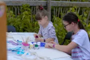 Pe aripile muzicii clasice, copiii din Moldova și Ucraina au pictat un tablou al incluziunii sociale