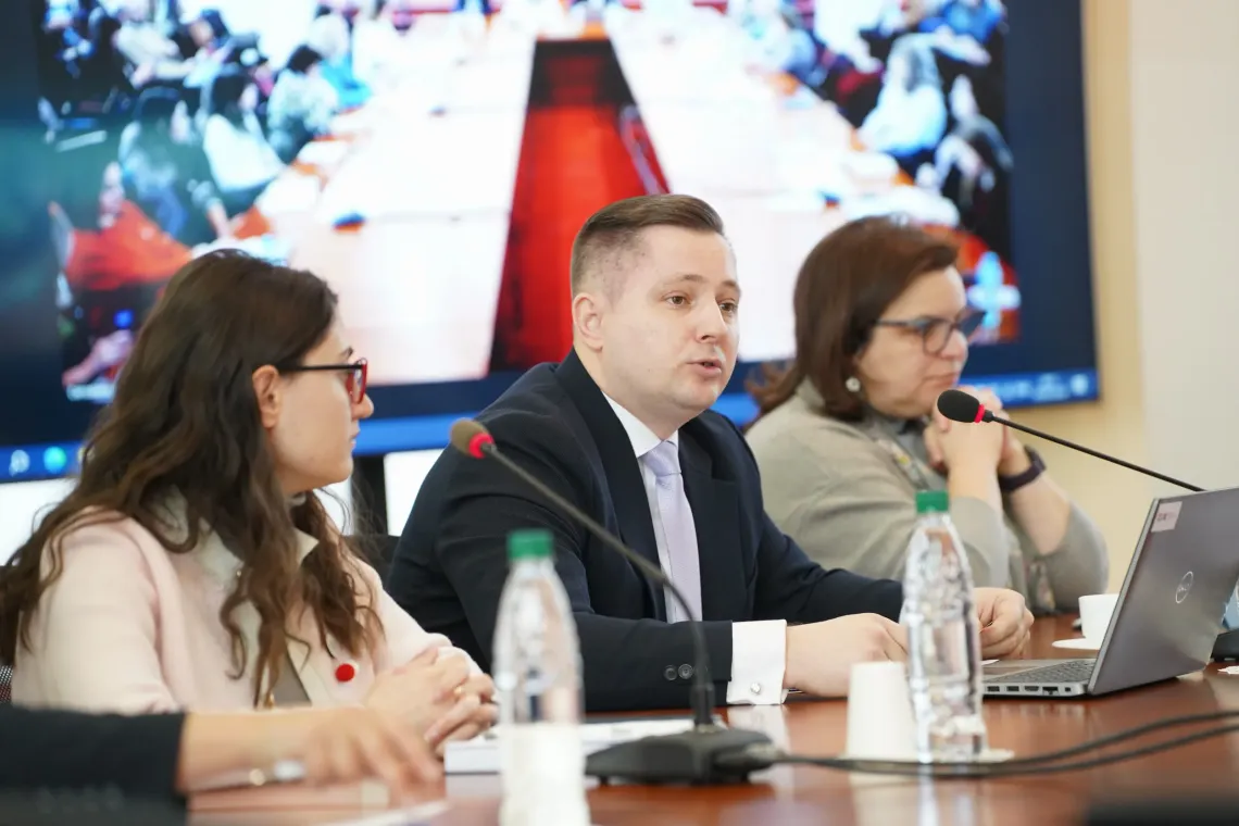 Studiu ,,Copiii răm&acirc;și &icirc;n urmă din cauza migrației părinților din Moldova,,