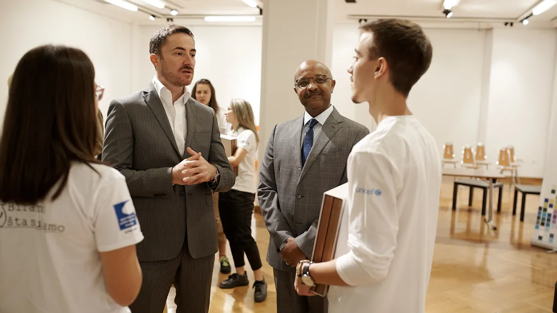 Minister of culture Aleksandar Bogdanović with Osama Khogali, UNICEF representative to Montenegro and young reporters on the occasion of the 30th anniversary of the adoption of the United Nations Convention on the Rights of the Child, in Cetinje, in October, 2019.