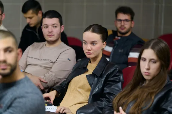 Pun&euml;tori p&euml;r student&euml;, n&euml;ntor 2025
