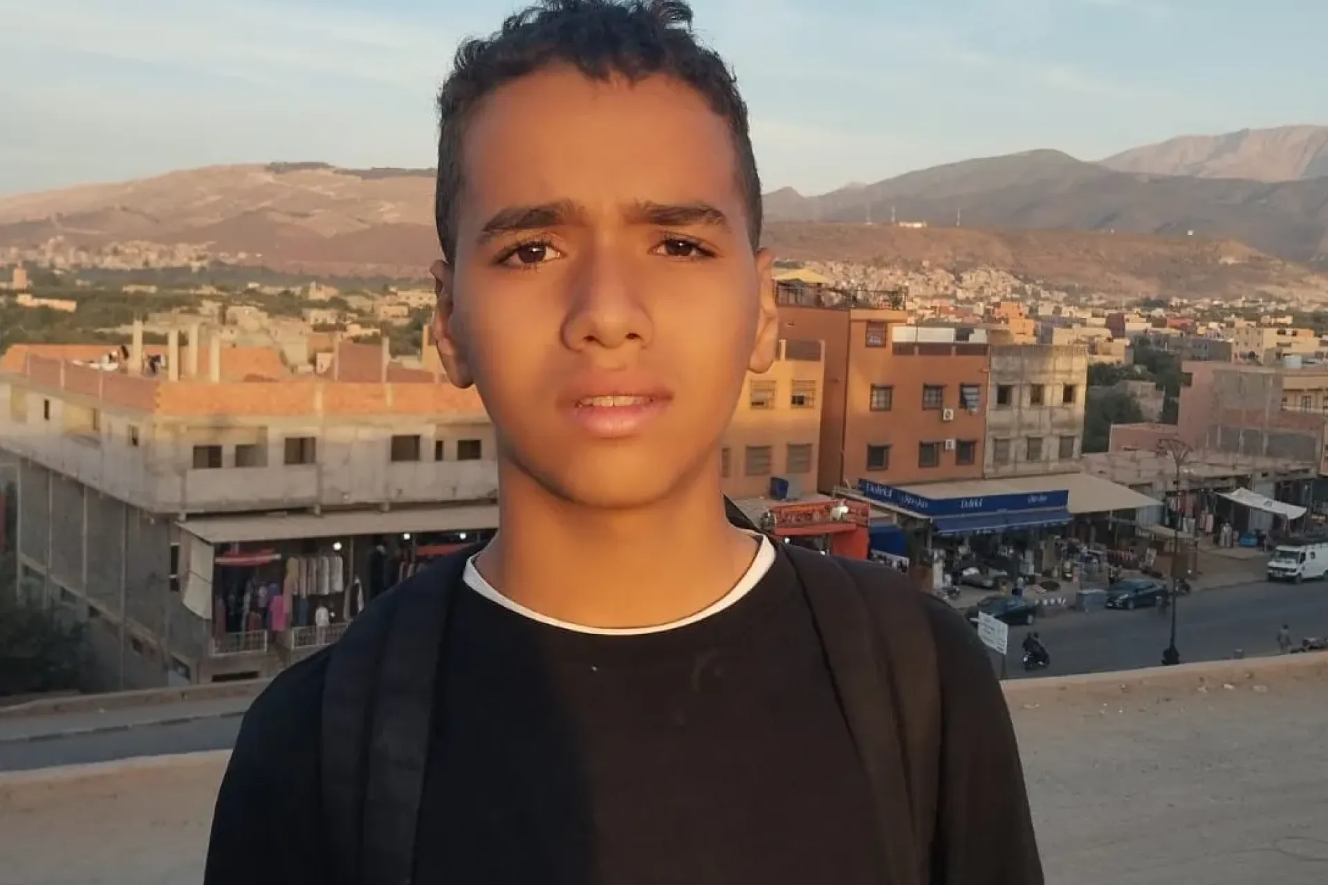 Amine Akhbach, Jeune d&eacute;fenseur des droits de l&rsquo;enfant