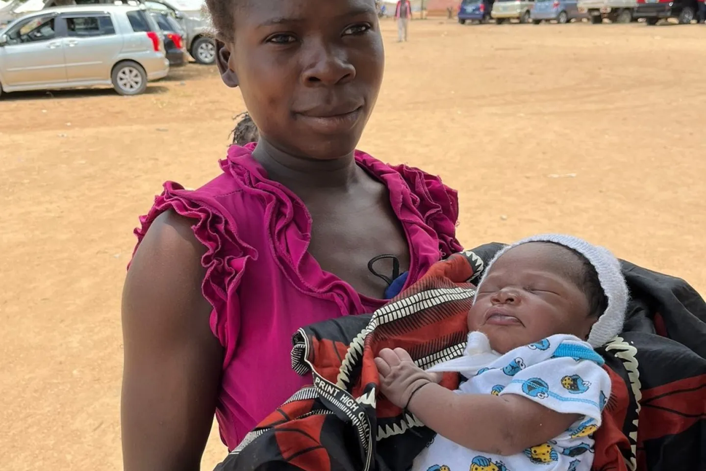 Maria Gemusse come&ccedil;ou com o trabalho de parto quando a tempestade tropical Ana chegou no seu bairro de Chingodzi (Tete). Ela deu parto a uma linda menina no centro de sa&uacute;de, mas quando regressou a casa encontrou ela destru&iacute;da, e agora vive com o seu marido e dois filhos no centro de acomoda&ccedil;&atilde;o de Matundo.