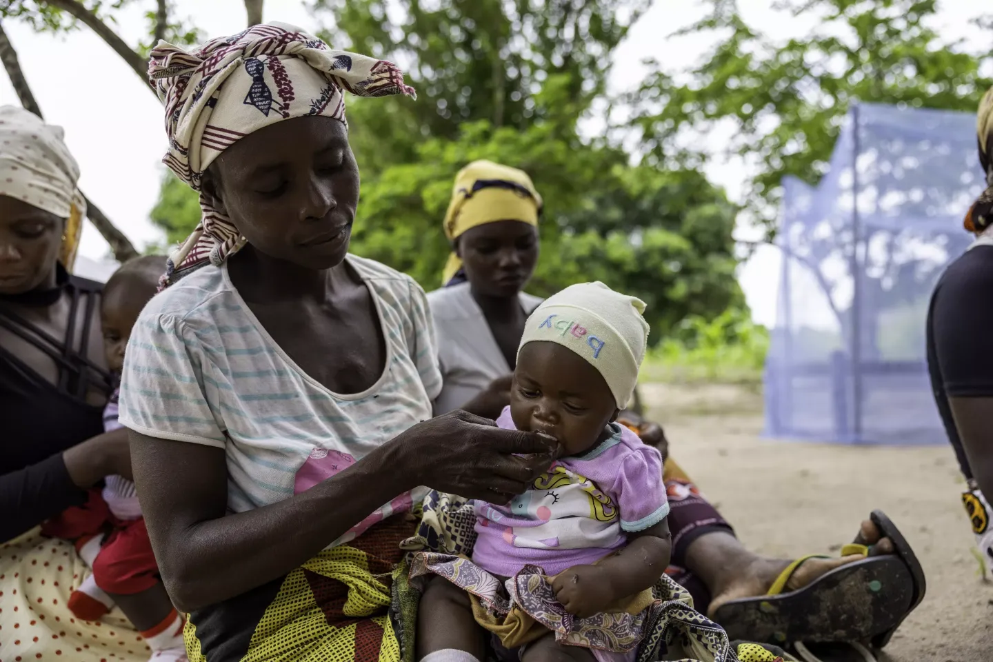 Lisma Sadique, uma mulher de 39 anos e m&atilde;e dedicada, &eacute; uma presen&ccedil;a activa nas sess&otilde;es do Programa de Reabilita&ccedil;&atilde;o Nutricional (PRN) na sua comunidade, localizada em Patone. Com seis filhos, incluindo Soninha Gabriel, uma ador&aacute;vel beb&eacute; de 6 meses, Lisma encontra suporte e orienta&ccedil;&atilde;o nessas sess&otilde;es vitais.