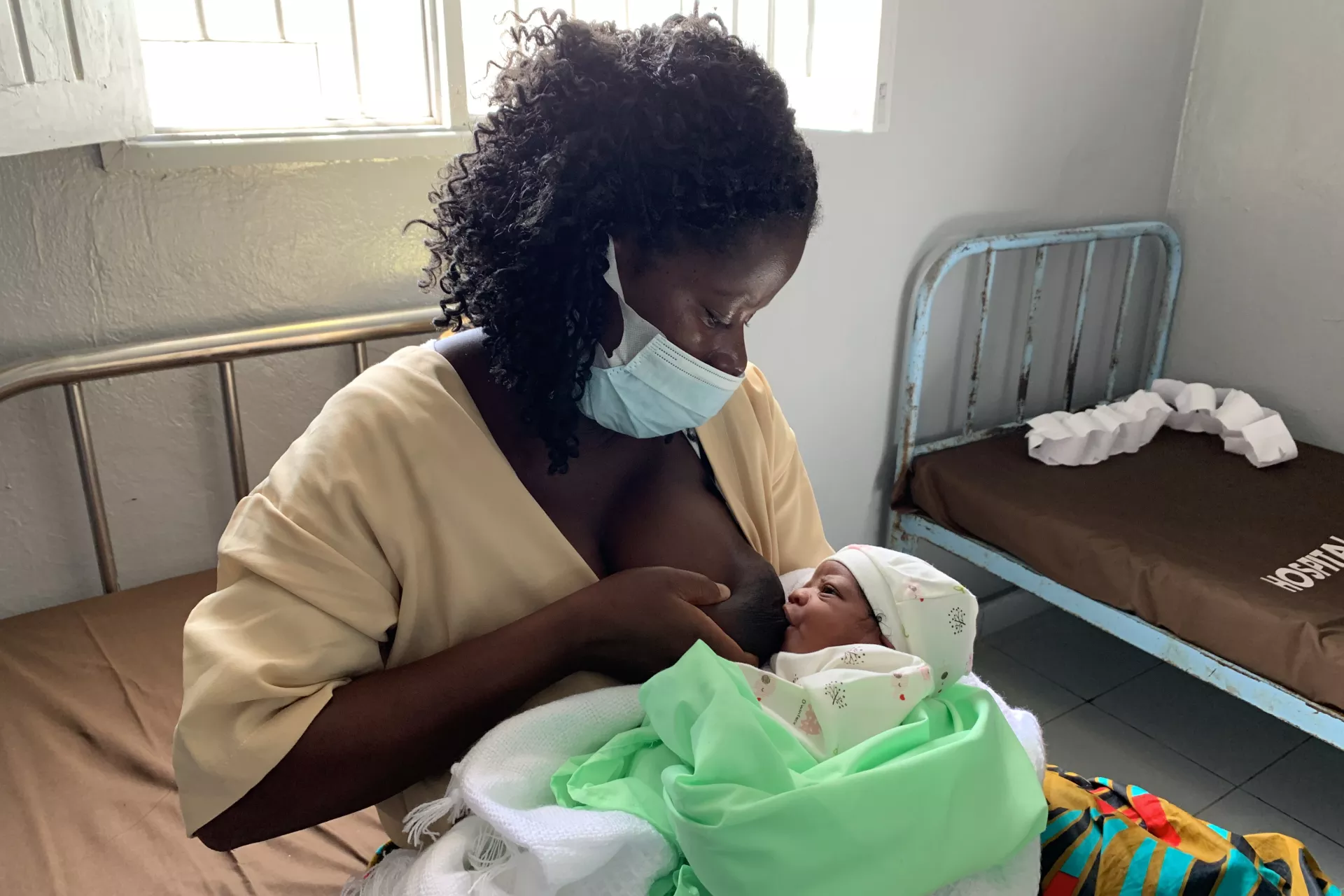&ldquo;Quando recebi o meu beb&eacute;, renovei o compromisso de amamenta-lo de forma exclusiva at&eacute; aos 6 meses, o mesmo que fiz com o meu primeiro filho que foi amamentado at&eacute; aos 2 anos e 2 meses,&rdquo; contou Cristina Manuel Sandulo, uma m&atilde;e de 25 anos com fortes conhecimentos sobre os benef&iacute;cios do aleitamento materno exclusivo na sua sa&uacute;de e do seu beb&eacute;, e que faz quest&atilde;o de transmitir este conhecimento e experi&ecirc;ncia aos membros da sua comunidade. 