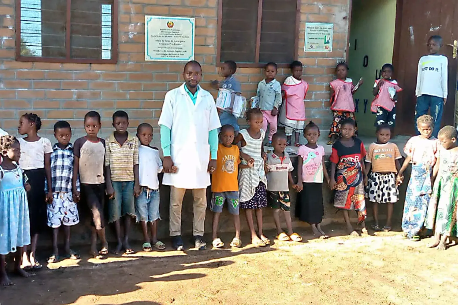 Helping children in Zamb&eacute;zia build stronger reading and numeracy skills