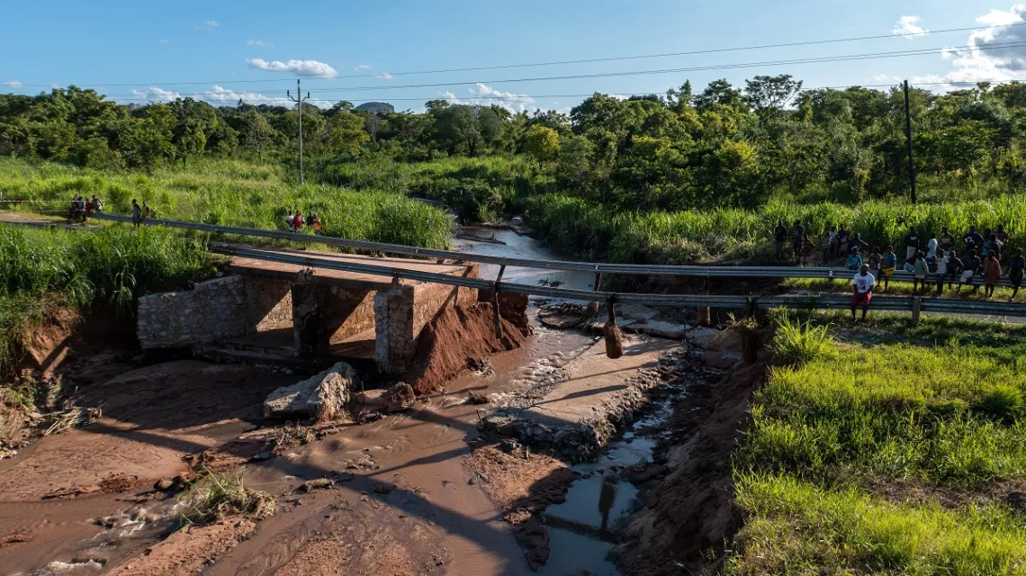 This bridge, which creates access between Mocuba and Lugela, was destroyed by heavy rains on January 24.