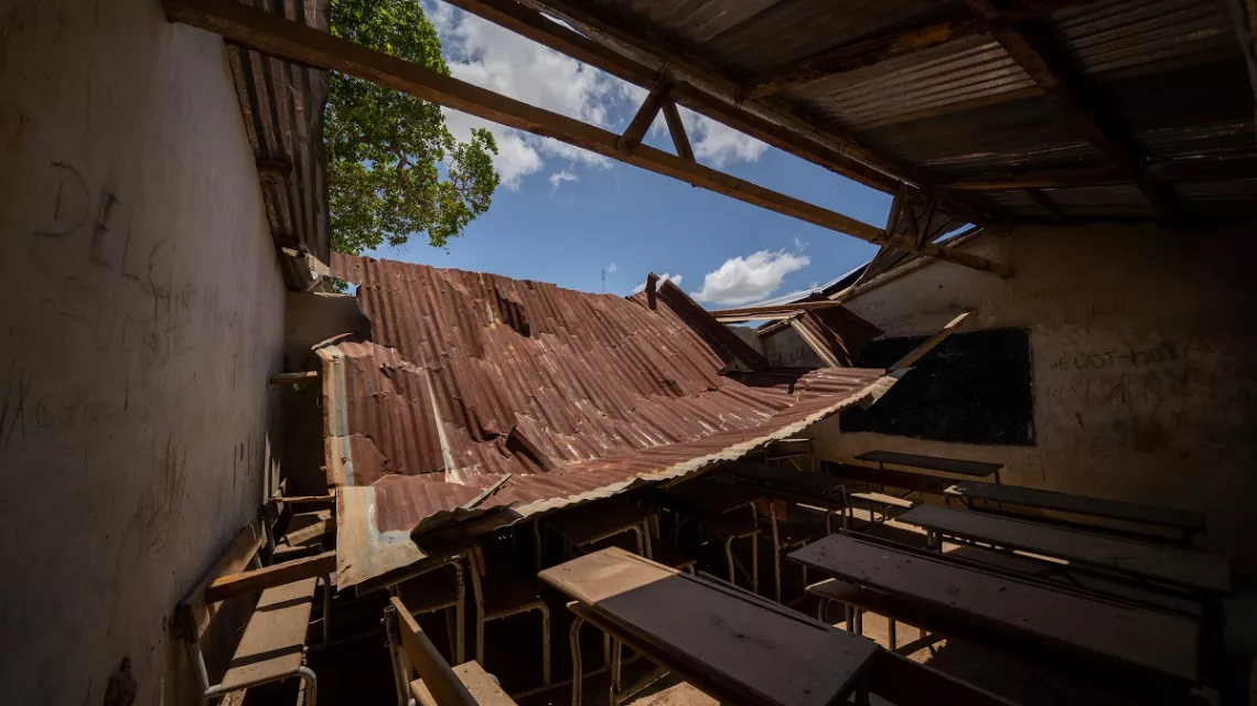 "Due to the heavy rains and strong winds, this school was left without a roof in some classrooms and some classrooms are completely destroyed. This school is attended by 1,240 children daily" - Ema Jos&eacute; Come&ccedil;ar, teacher at the School EPC Chingoma, in Mocuba, Zambezia province.
