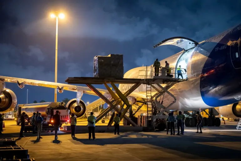 Chegada de avi&atilde;o humanit&aacute;rio a Mo&ccedil;ambique