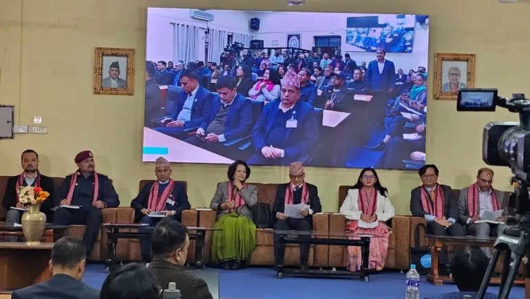 group photo of government and UNICEF health chief 