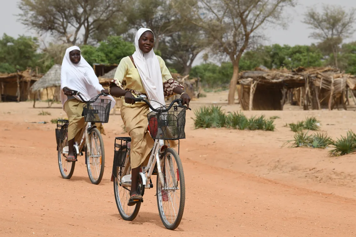 Teenagers returning home after school in Maradi, Niger.