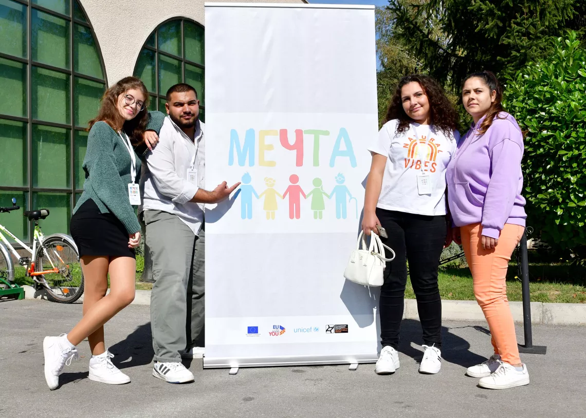 A team that developed website with links to main helplines and human rights organizations as part of UNICEF initiative Youth Advocates for Justice for Children