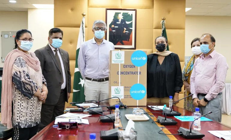 UNICEF hands over Oxygen Concentrators to Ministry of Health, Government of Pkaistan.