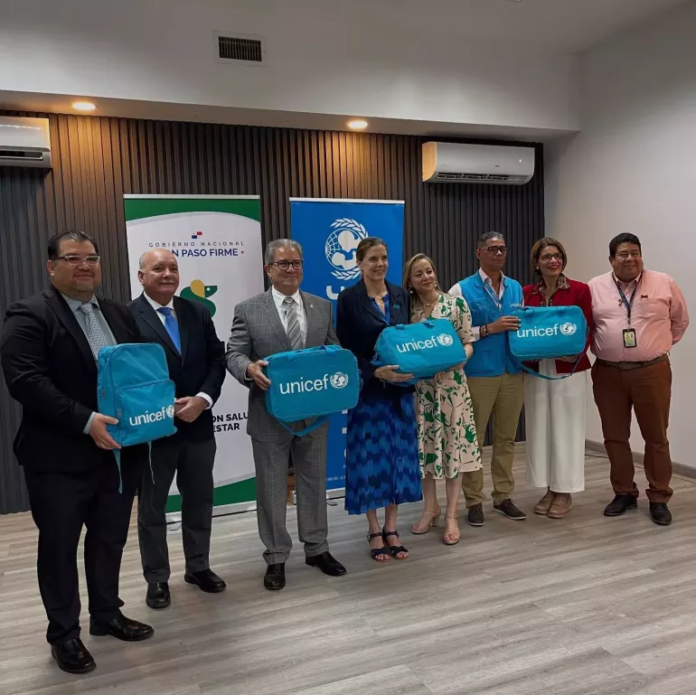 Entrega kits MINSA