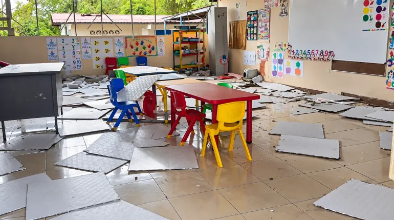 escuela detruida tras terremoto en panam&aacute;