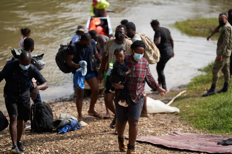 NI&Ntilde;OS Y NI&Ntilde;AS MIGRANTES