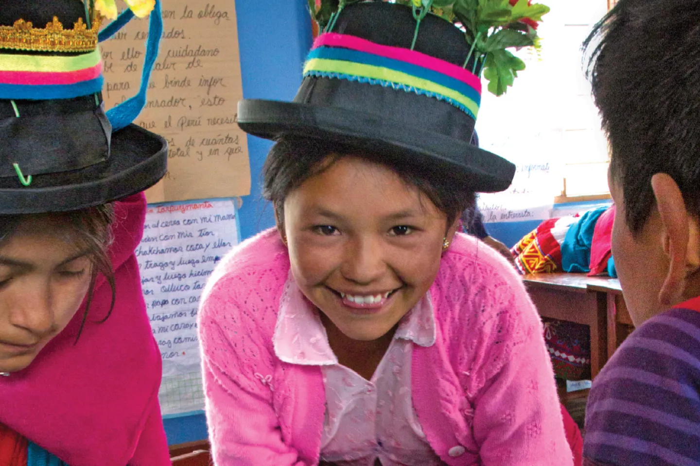 Una ni&ntilde;a en una escuela rural de Ayacucho