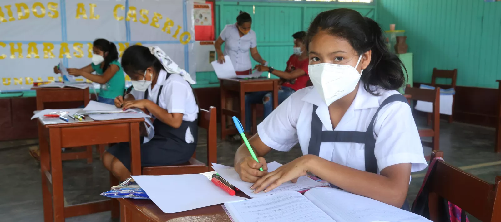 Adolescente en clase