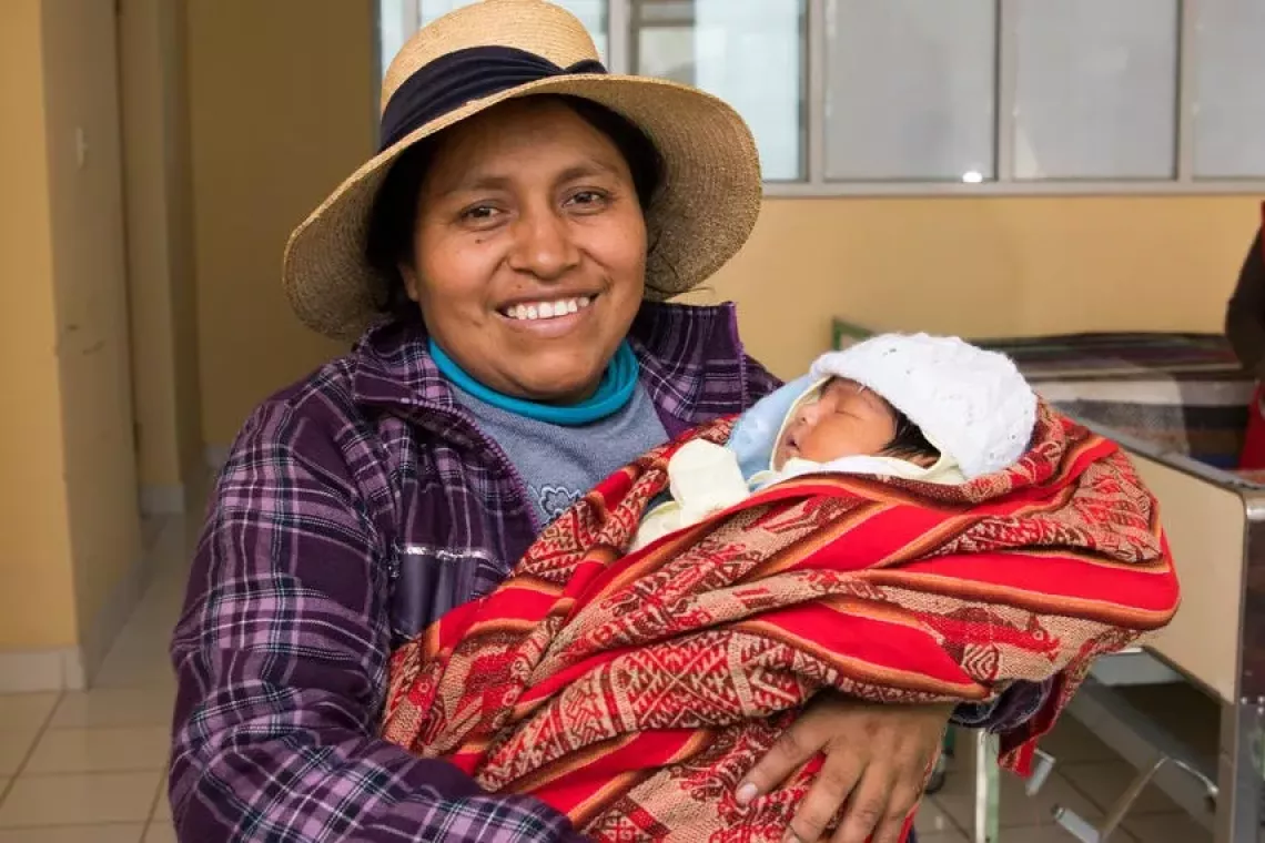 Madre peruana con su beb&eacute;