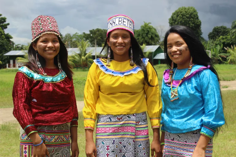 Chicas de Puerto Bethel