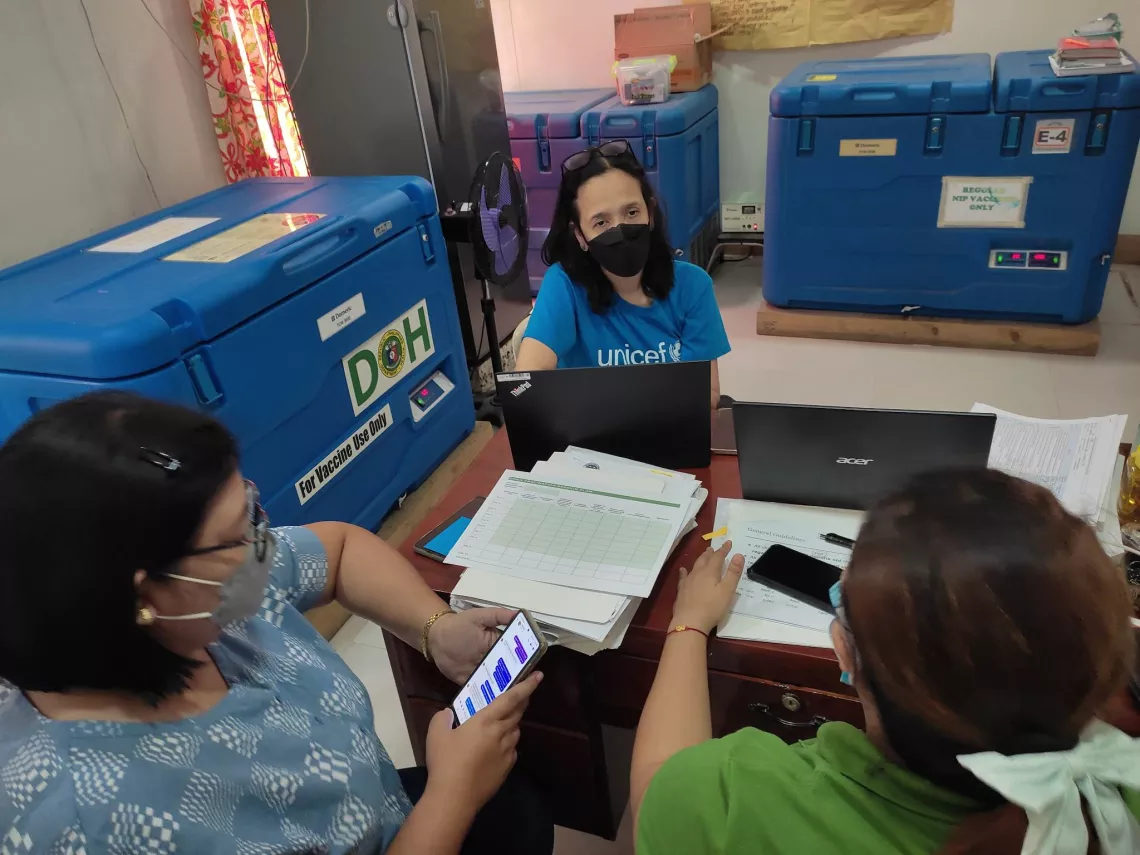UNICEF and health workers