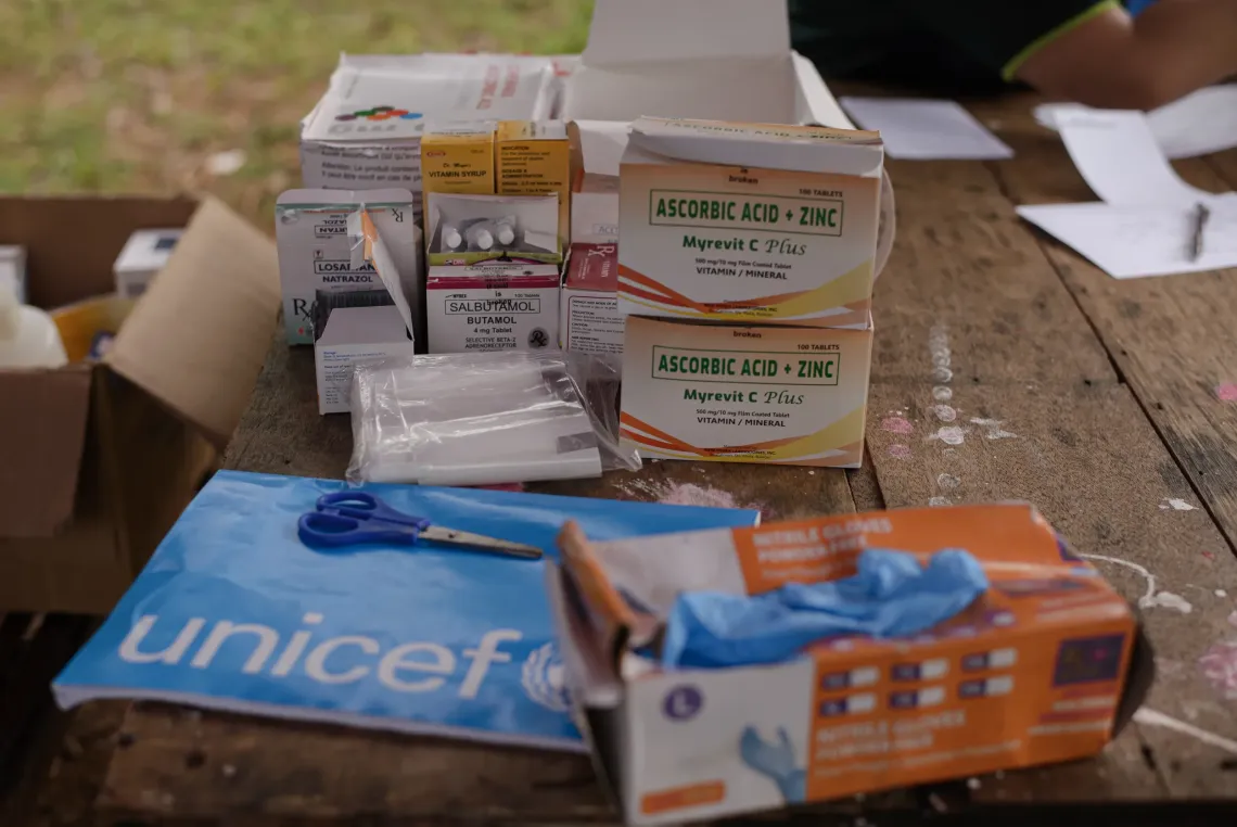 Medicines and supplies from the UNICEF emergency health kits
