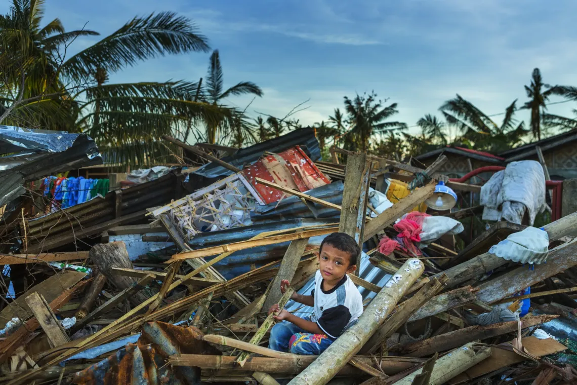 Child afftected by typhoon