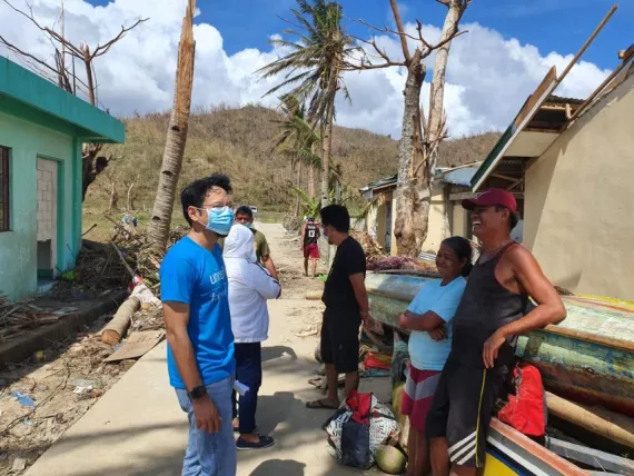 Geo Lapina talking to families directly affected by Super Typhoon Rolly / Goni