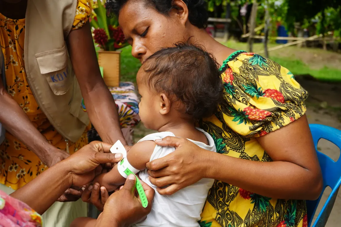 Vali's mid-upper arm circumference indicates recovery from 11.5 am to 13 cm over a 3-month period.